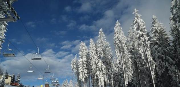 V neděli skončí zima ve Skiareálu Lipno lyžováním za dvacku